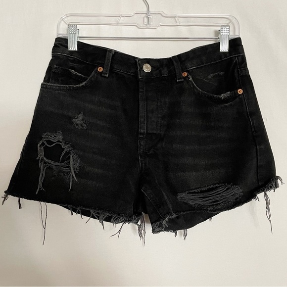 Top Moto Ashley Distressed Black Denim Frayed Edge Shorts - Picture 1 of 13